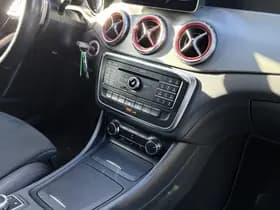 Mercedes-Benz GLA 180 AMG Night Edition Plus thumbnail 16