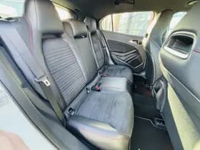 Mercedes-Benz GLA 180 AMG Night Edition Plus thumbnail 9