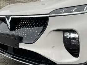 Voyah Courage Business Edition 80 kWh thumbnail 3