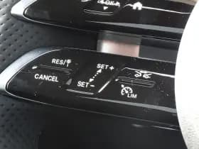 Mercedes-Benz GLC 300e 4-Matic Sport Edition thumbnail 8