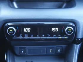 Toyota Yaris thumbnail 17