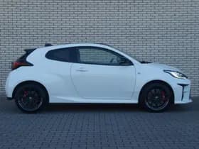 Toyota Yaris thumbnail 4