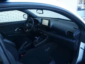 Toyota Yaris thumbnail 9