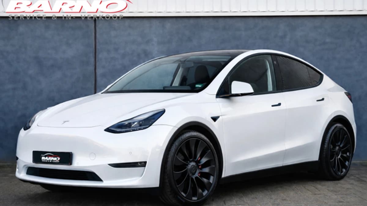 Tesla Model Y — foto 1