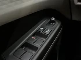 Suzuki Swift thumbnail 18
