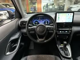 Toyota Yaris Cross thumbnail 2