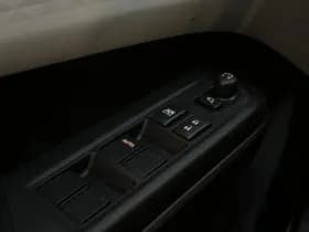 Suzuki Swift thumbnail 19