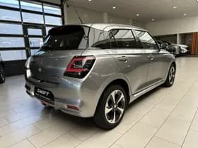 Suzuki Swift thumbnail 3