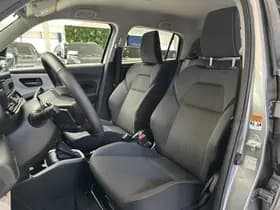 Suzuki Swift thumbnail 4