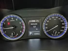 Suzuki S-CROSS thumbnail 10