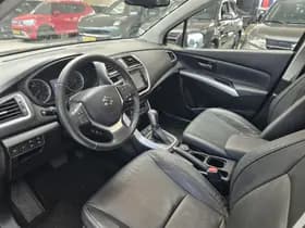 Suzuki S-CROSS thumbnail 2