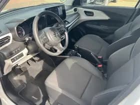 Suzuki Swift thumbnail 10