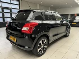 Suzuki Swift thumbnail 3