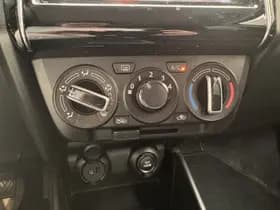 Suzuki Swift thumbnail 25
