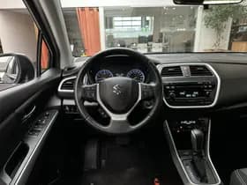 Suzuki S-CROSS thumbnail 2