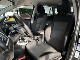 Suzuki S-CROSS thumbnail 4