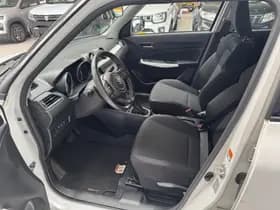 Suzuki Swift thumbnail 2
