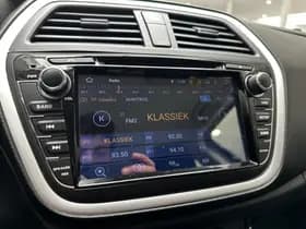 Suzuki S-CROSS thumbnail 12
