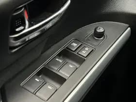 Suzuki S-CROSS thumbnail 17