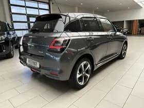 Suzuki Swift thumbnail 3