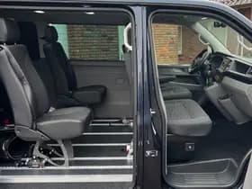 Volkswagen Caravelle thumbnail 7