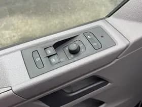 Volkswagen Caravelle thumbnail 10