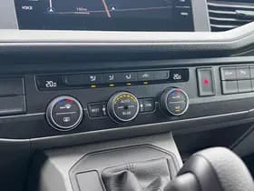 Volkswagen Caravelle thumbnail 93