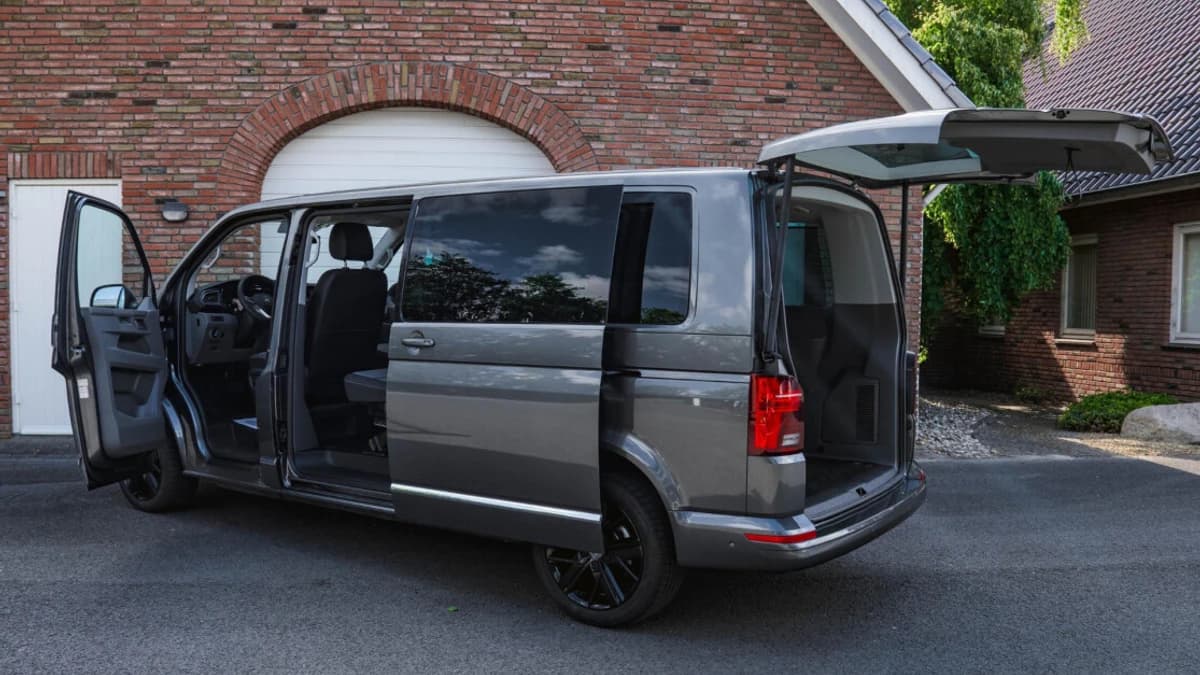 Volkswagen Caravelle — foto 1