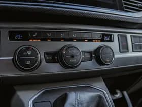 Volkswagen Caravelle thumbnail 21