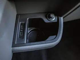 Volkswagen Caravelle thumbnail 92