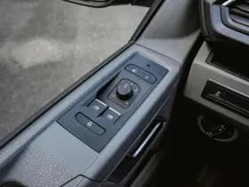 Volkswagen Caravelle thumbnail 95