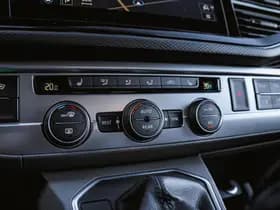 Volkswagen Caravelle thumbnail 20