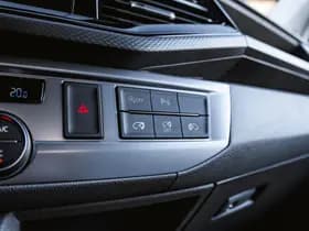 Volkswagen Caravelle thumbnail 22