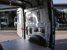 Volkswagen Crafter thumbnail 79