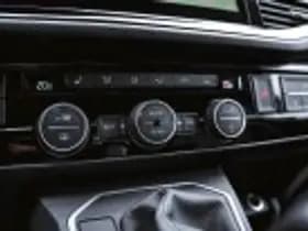 Volkswagen Caravelle thumbnail 65