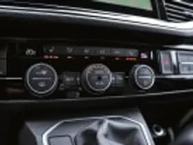 Volkswagen Caravelle thumbnail 66