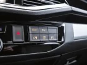 Volkswagen Caravelle thumbnail 69