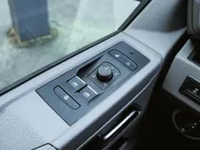 Volkswagen Caravelle thumbnail 102