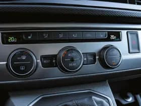 Volkswagen Caravelle thumbnail 17