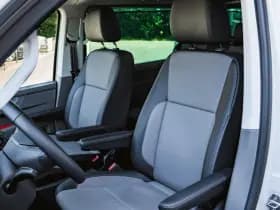 Volkswagen Caravelle thumbnail 30