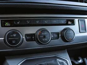 Volkswagen Caravelle thumbnail 96