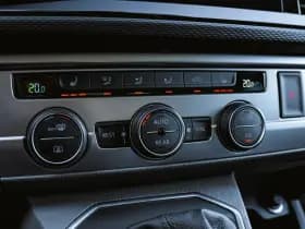 Volkswagen Caravelle thumbnail 97