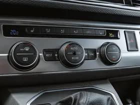 Volkswagen Caravelle thumbnail 97