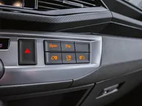 Volkswagen Caravelle thumbnail 107