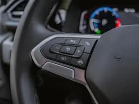 Volkswagen Caravelle thumbnail 14