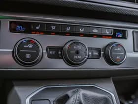 Volkswagen Caravelle thumbnail 22