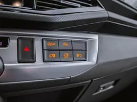 Volkswagen Caravelle thumbnail 24