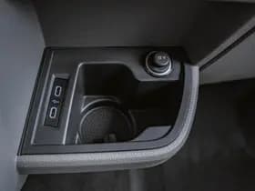 Volkswagen Caravelle thumbnail 25