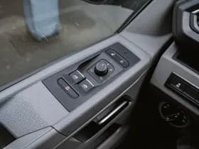 Volkswagen Caravelle thumbnail 26