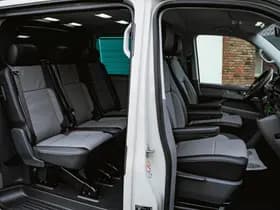 Volkswagen Caravelle thumbnail 7